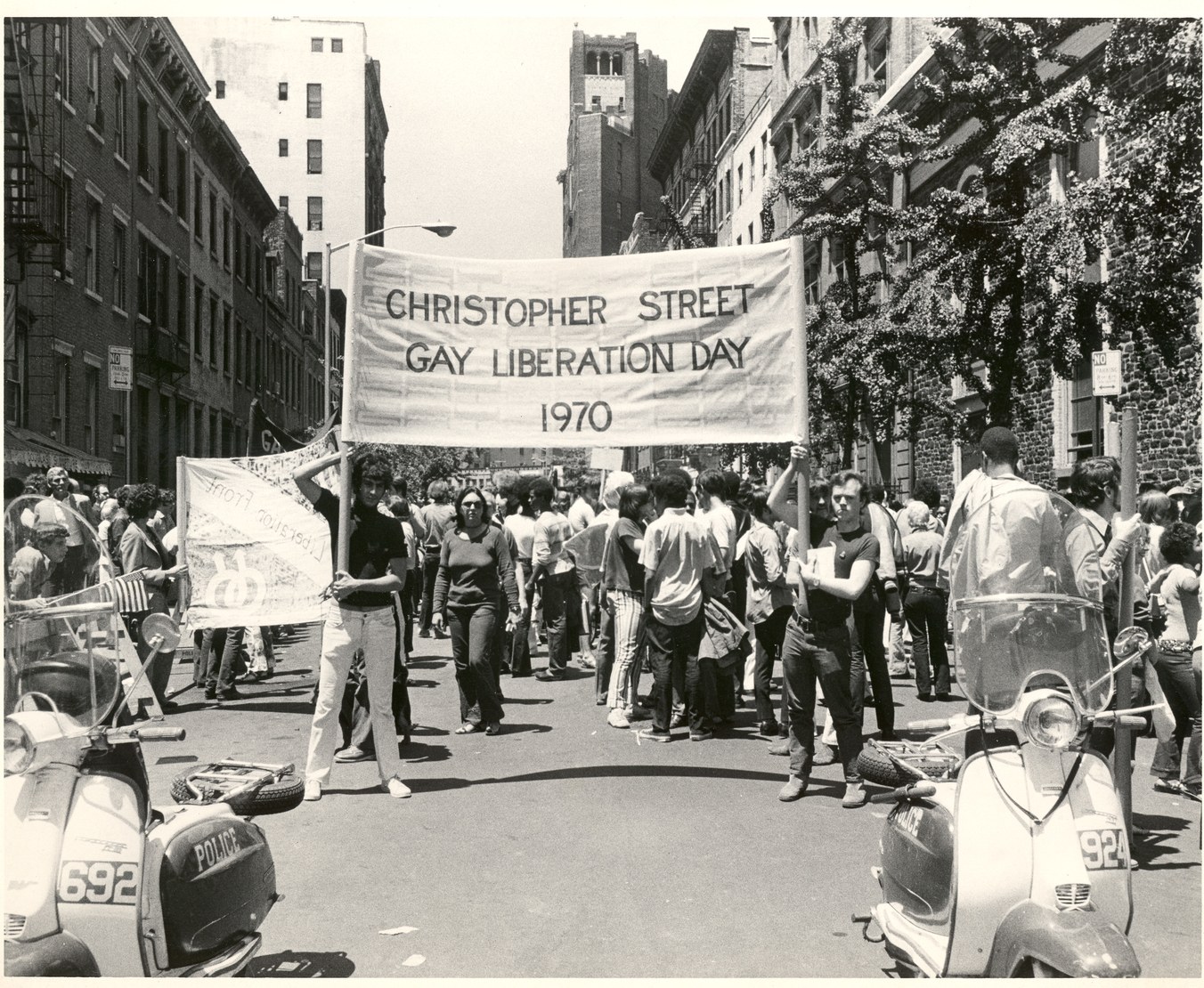 Re-queering New York City: A Genealogy of Queer Spaces in the American ...